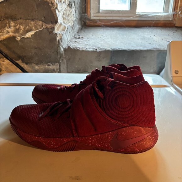 Nike Kyrie 2 Red Velvet - Picture 3 of 6